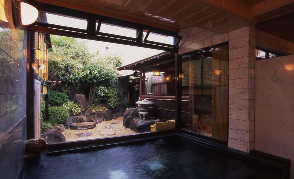 Hitomaru Kadan Akashi Quarto foto